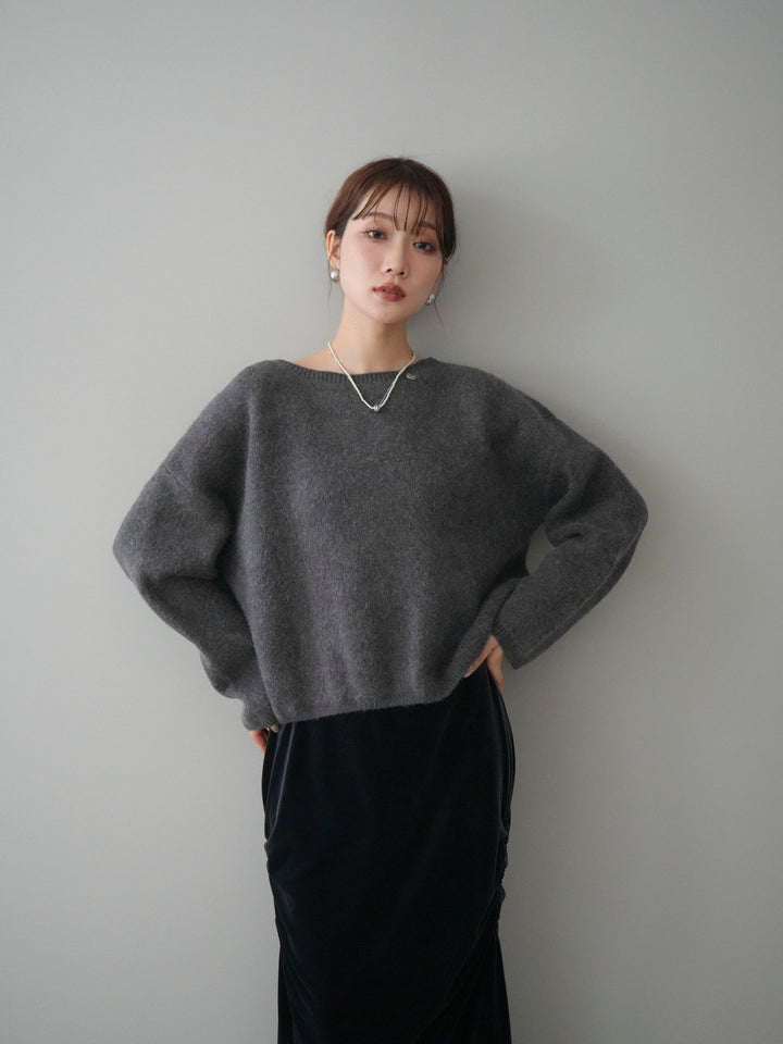 [予約]アンゴラタッチボートネッククロップドプルオーバー/charcoal