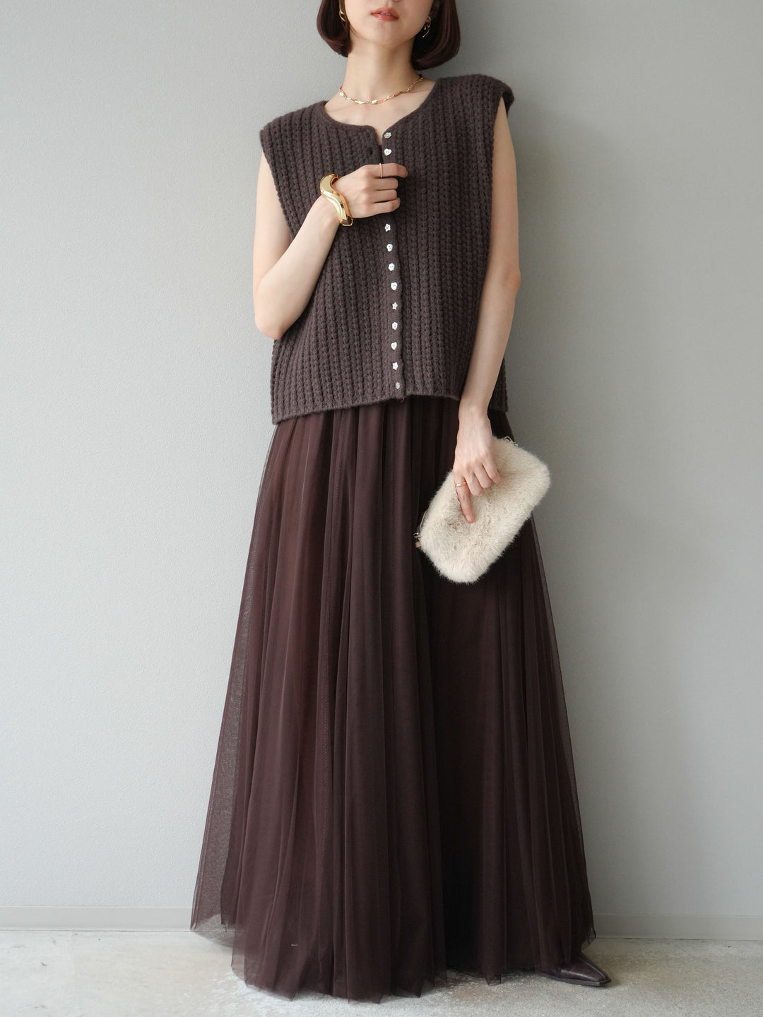 [予約]ランダムボタンニットベスト/ブラウン