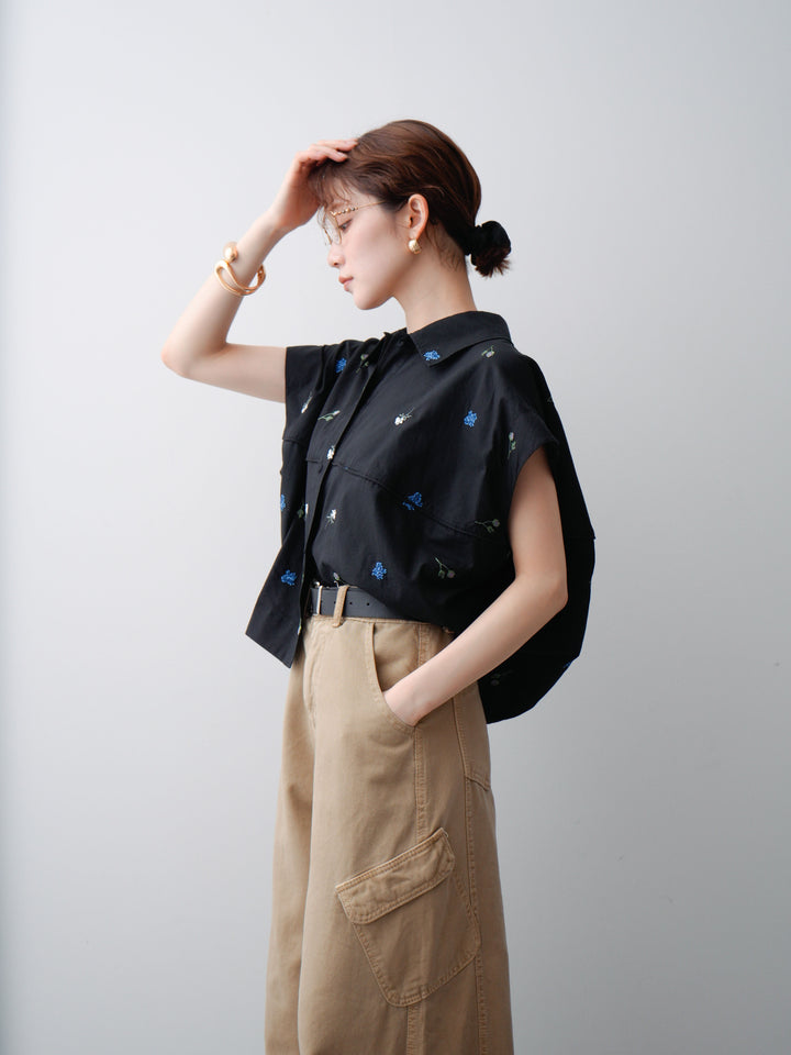 【預購】花朵刺繡燈籠無袖襯衫 // 黑色
