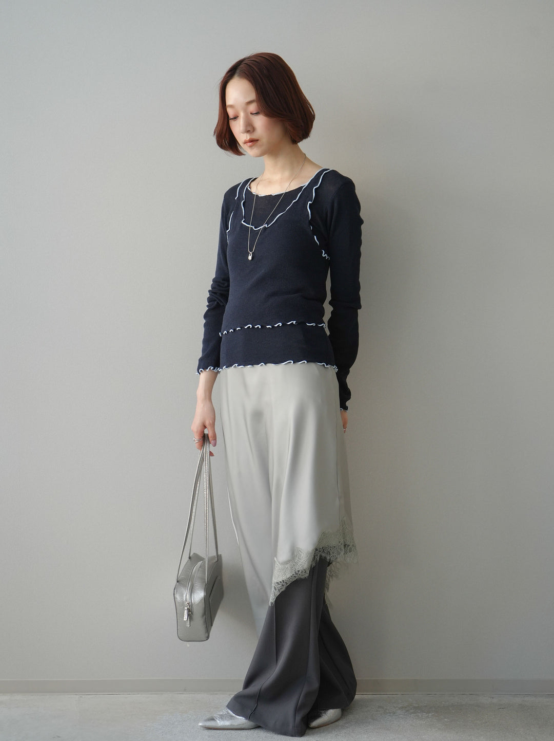 [SET]バイカラーメローアンサンブルシアーニットトップス+センターシームフレアパンツ(2set)