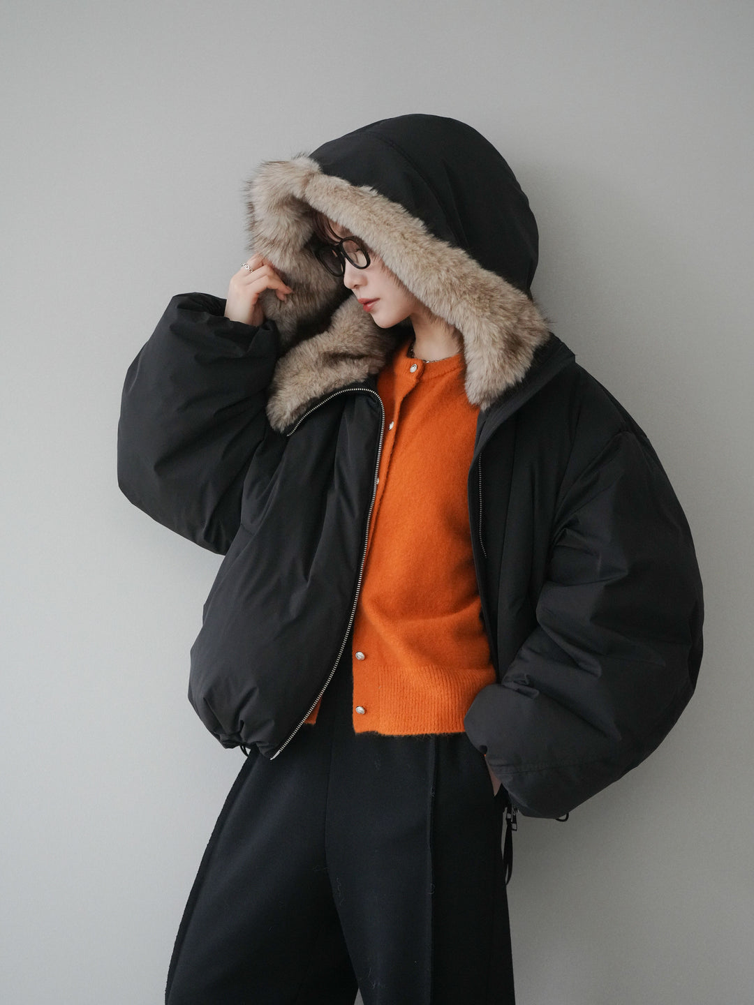 [予約]フードファーショートダウンコート/black
