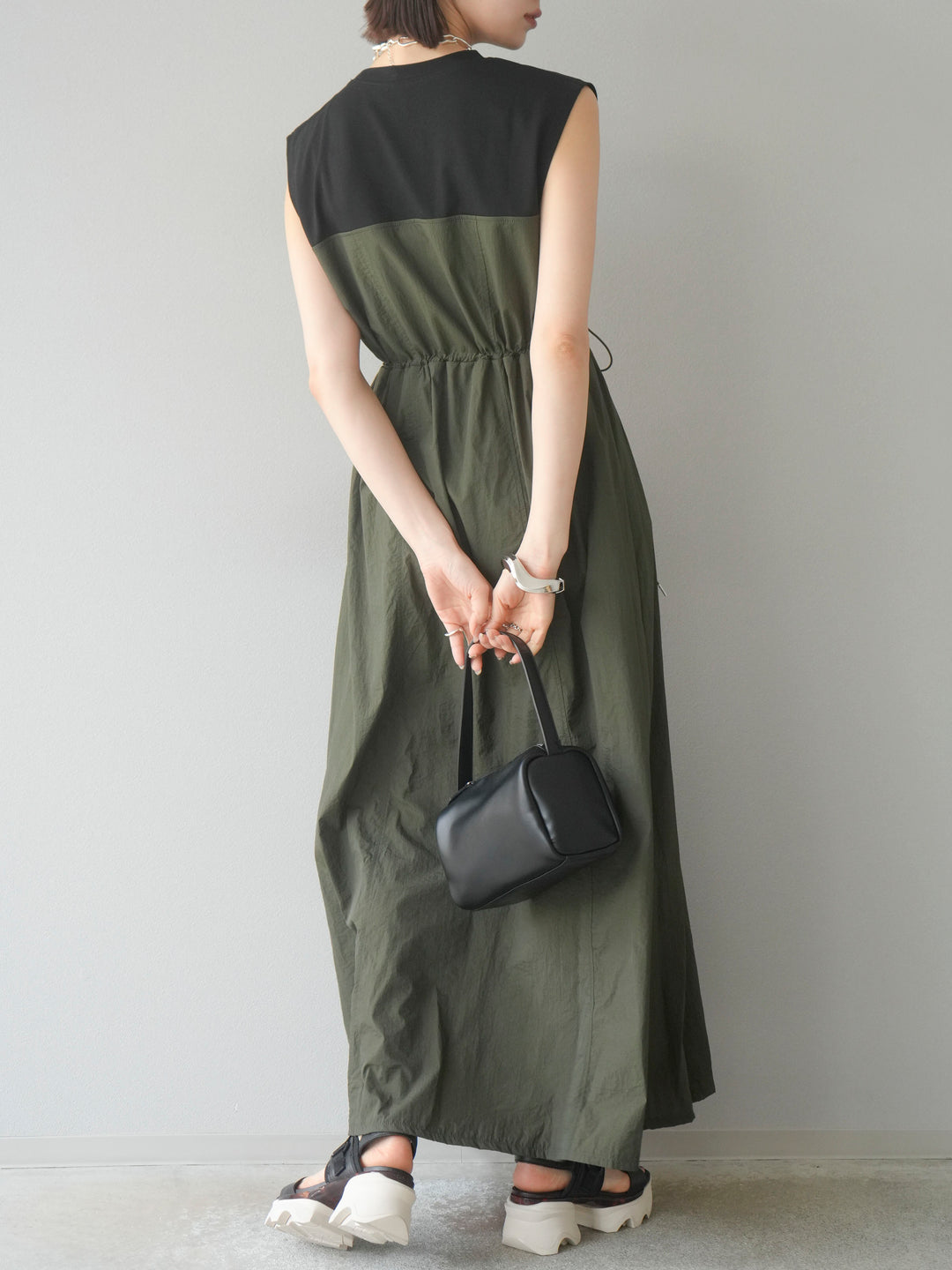 [SET] 剪裁對接尼龍洋裝 + 可選飾品套裝 (2 套)