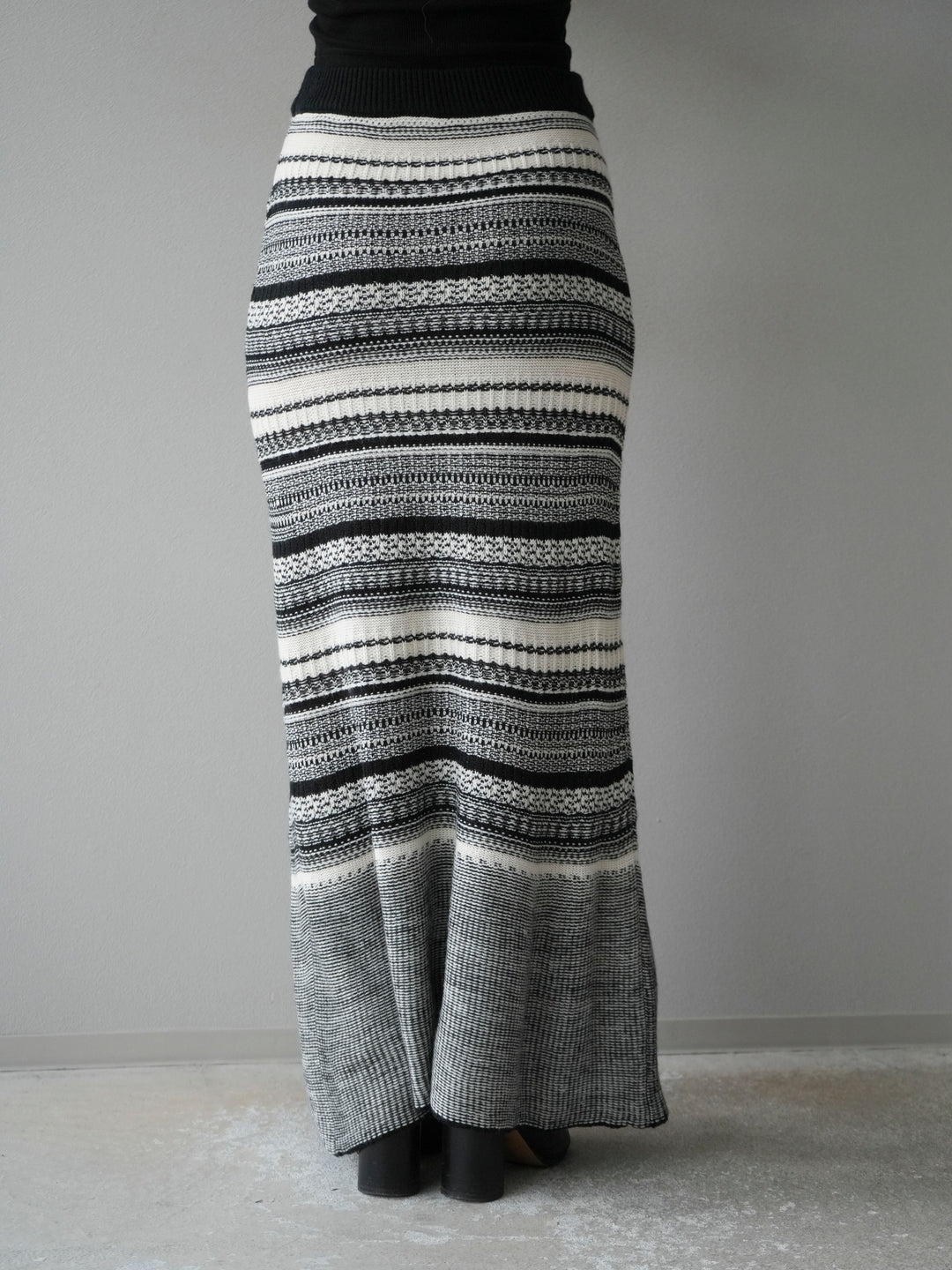 [予約]ガーター編みニットロングスカート/ホワイト×ブラック