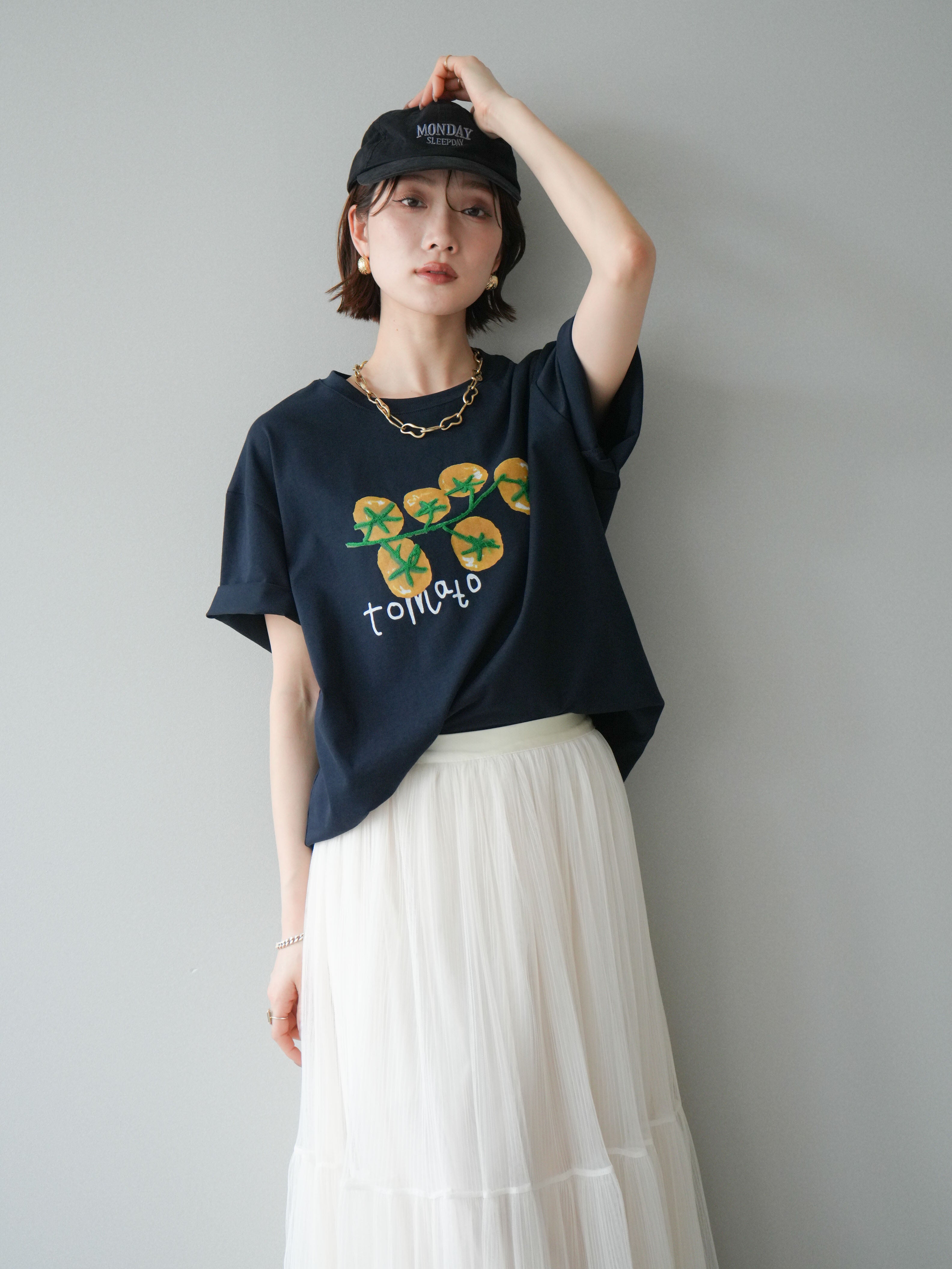 予約]トマト刺繍TEE/navy – Lumier