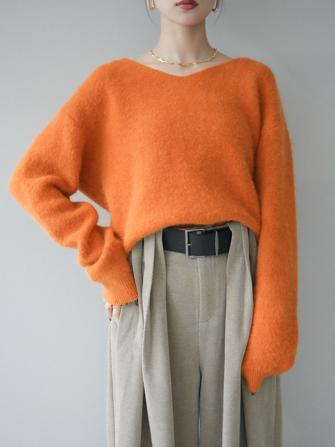 [予約]シュシュ付きアンゴラタッチVネックニットプルオーバー/orange