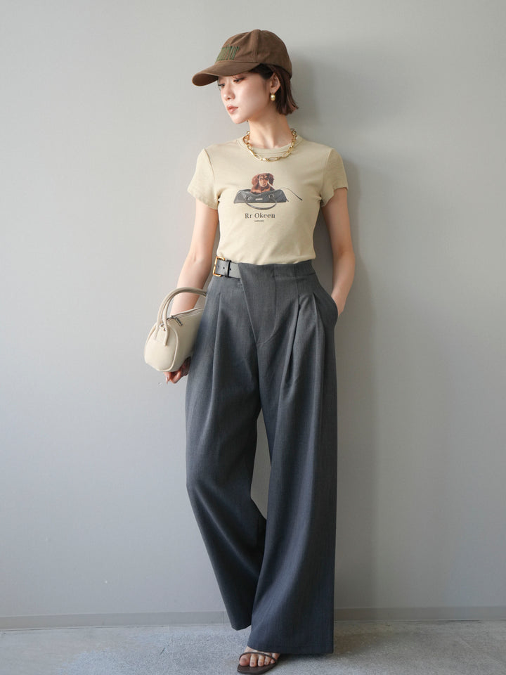 【套裝】狗狗緊身T卹+不對稱皮帶束口寬褲（兩件套）