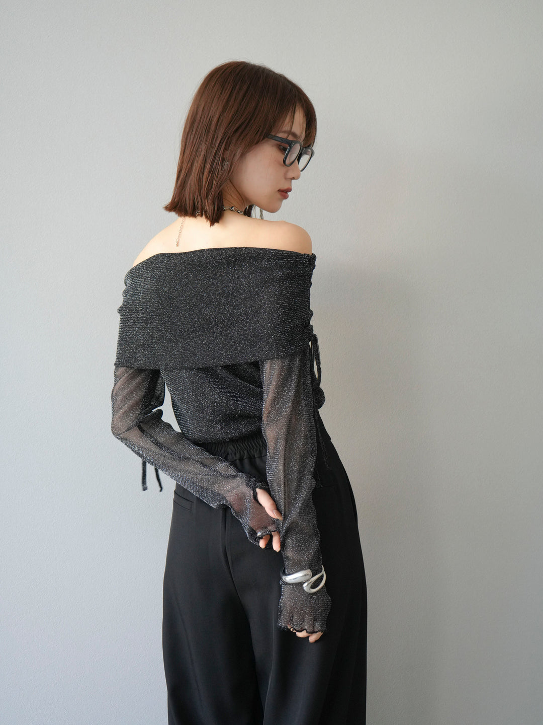 [予約]ラメシアーウィンガーホールオフショルトップス/ブラック