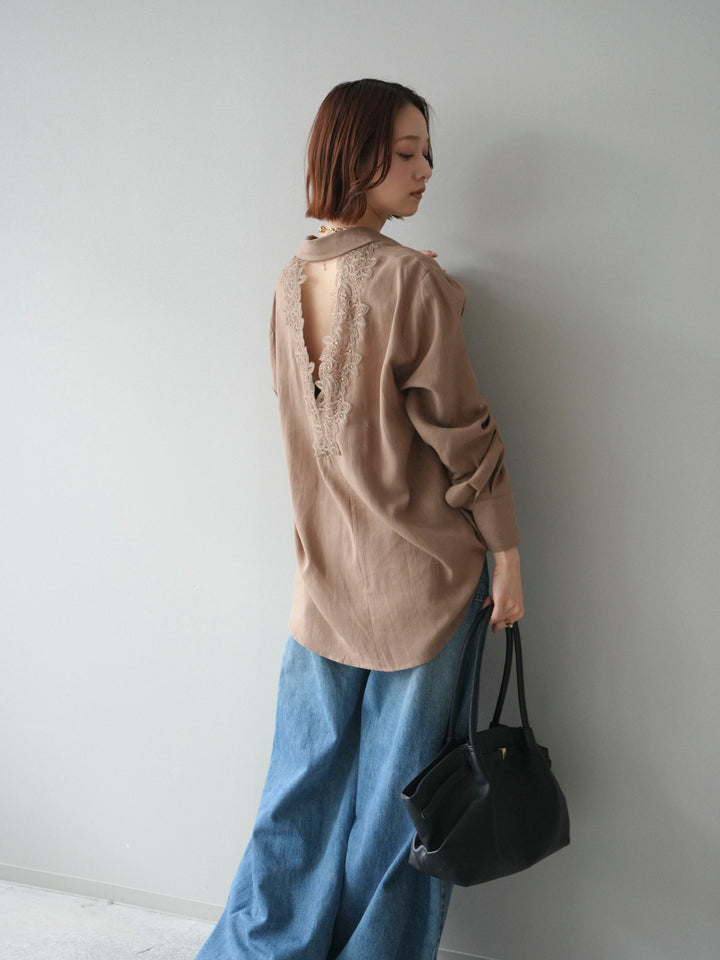 [予約]バックVレースデザインシャツ/beige