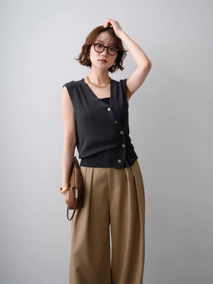【套裝】頸部疊層不對稱針織背心 + 不對稱一觸式手鐲（2 件組）