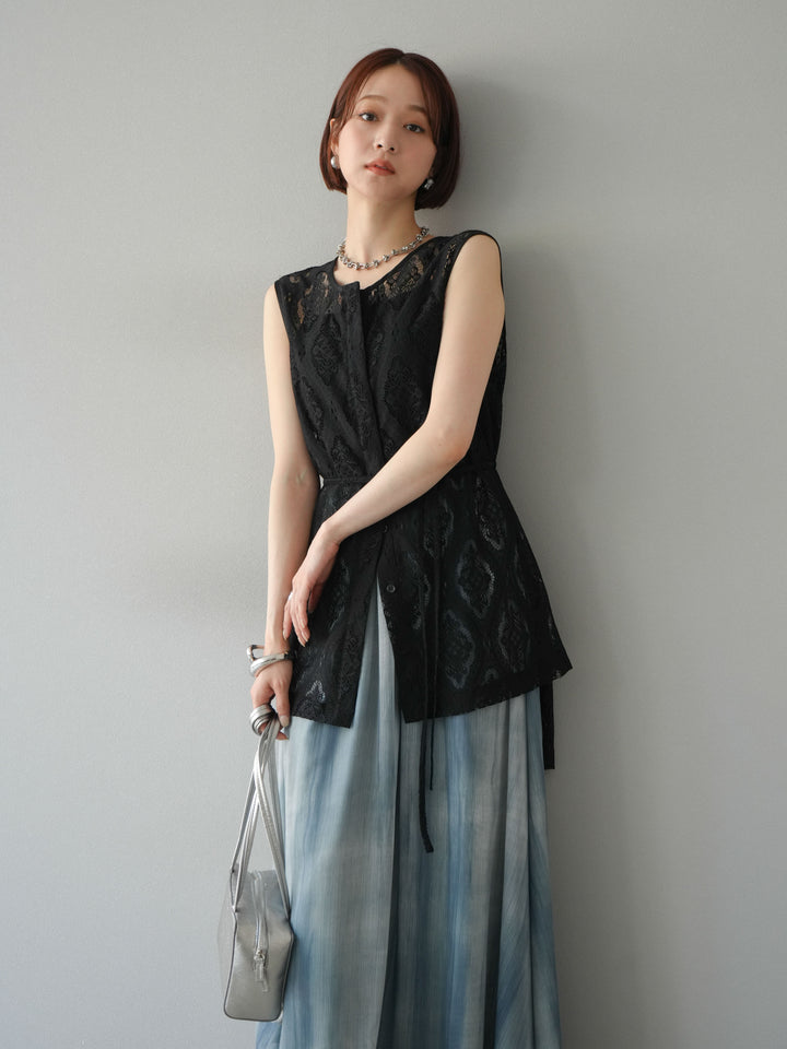[SET] 緞面滾邊蕾絲無袖上衣 + nuance 透視喇叭裙 (2 套)