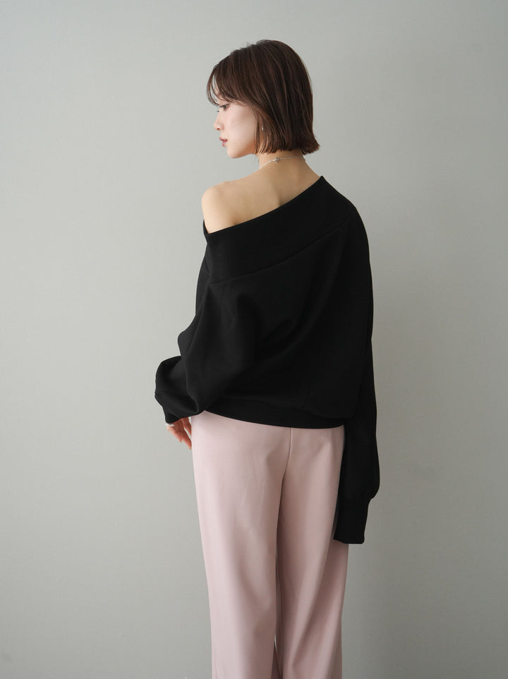 [予約]アシンメトリーオフショルポンチプルオーバー/black