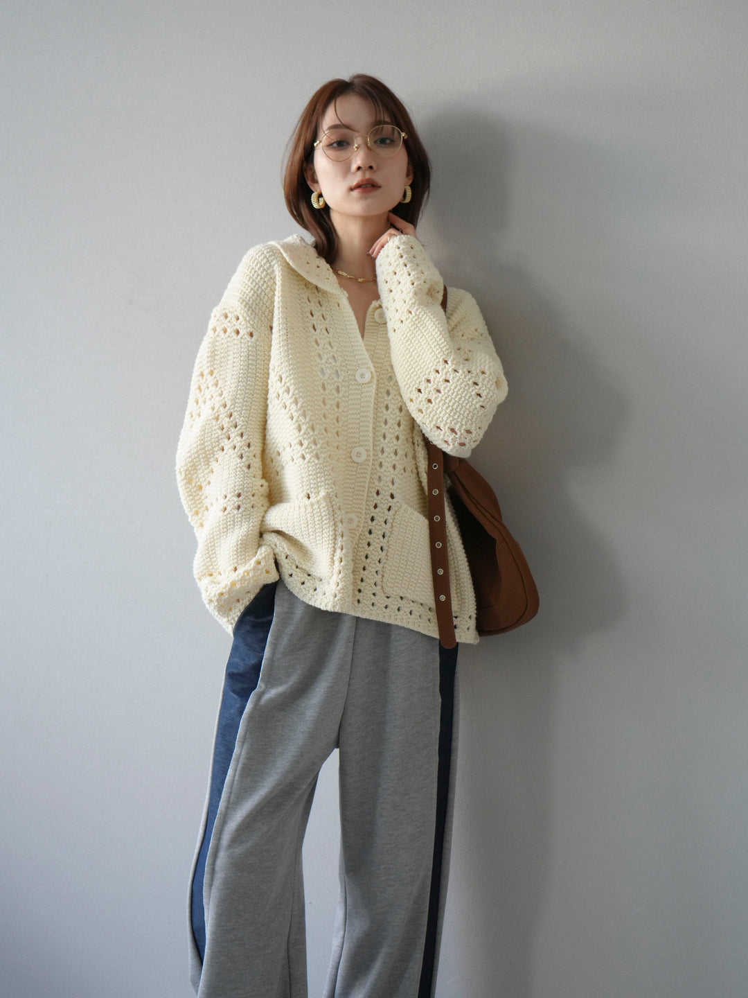 [予約]丸襟透かし編みニットカーディガン/オフ