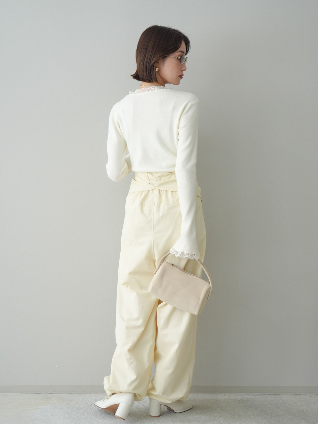 [SET]レースドッキングVネックニットトップス+ウエスト巻きデザインドロストコットンナイロンパンツ(2set)