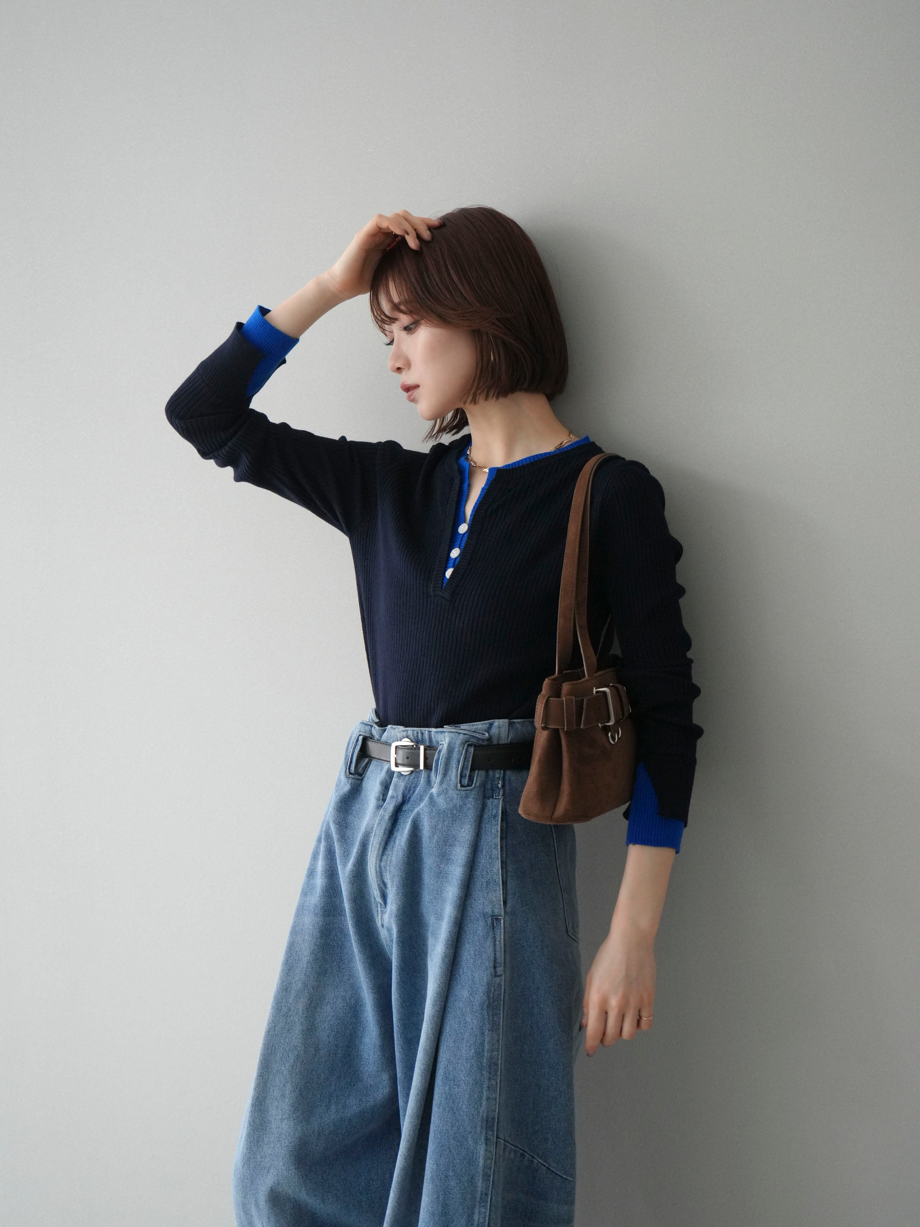 予約]バイカラーキーネックリブニットトップス/blue – Lumier