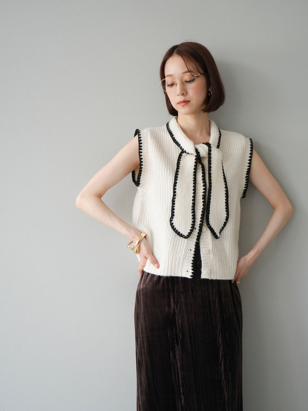 [予約]ステッチデザインボウタイニットベスト/アイボリー