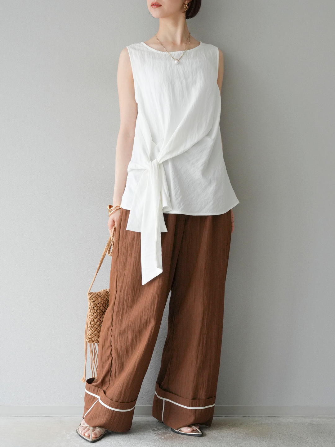 [SET] 前裹式無袖上衣+麻質下擺回型寬褲（2件組）