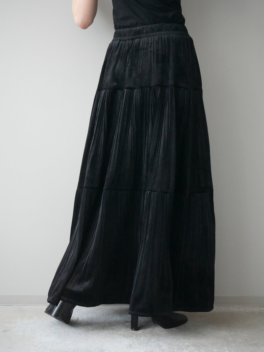[予約]ベロアティアードワッシャースカート/black