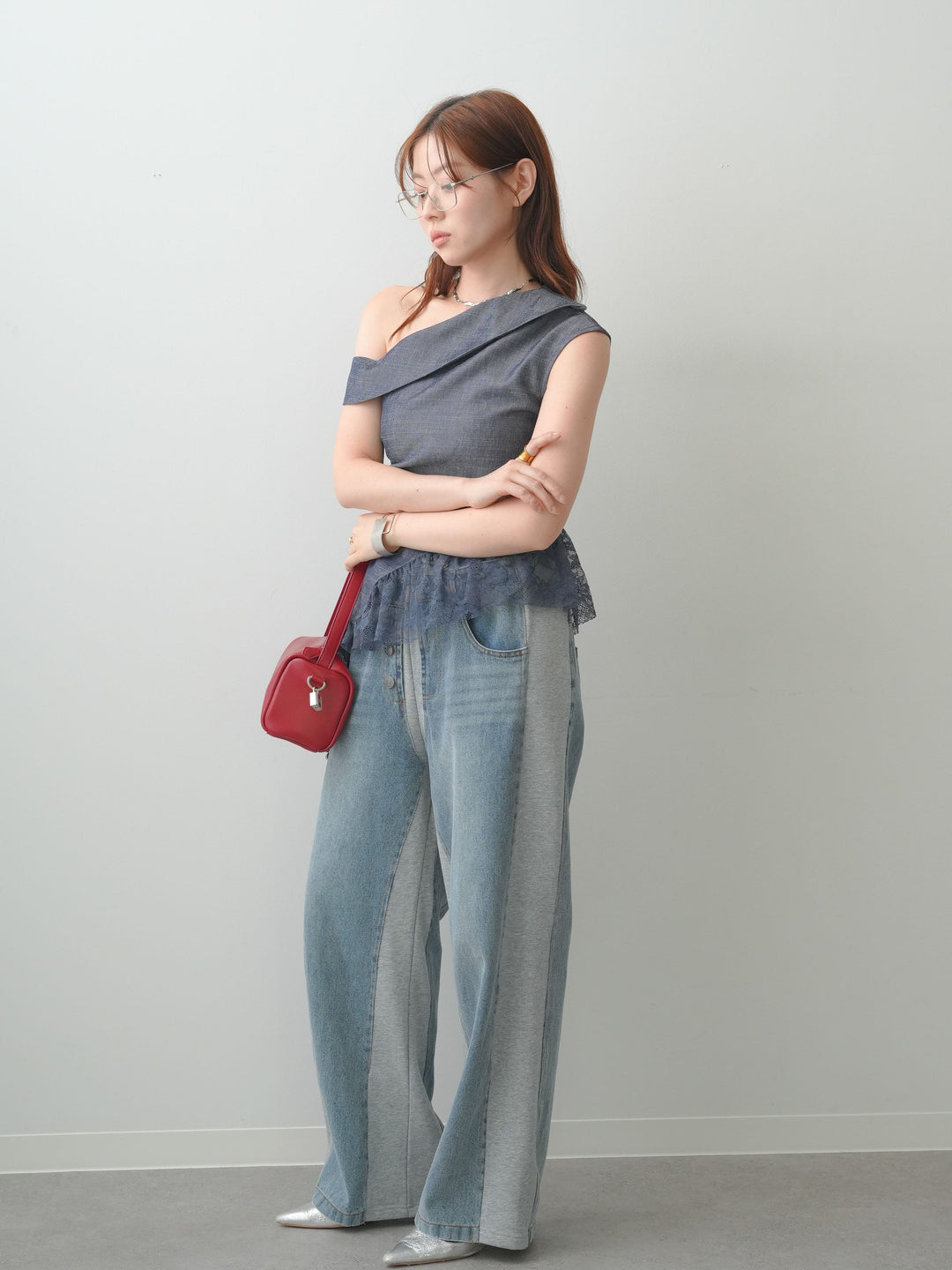 [SET]アシンメトリーラッフルレースヘムトップス+デニム切替スウェットパンツ(2set)