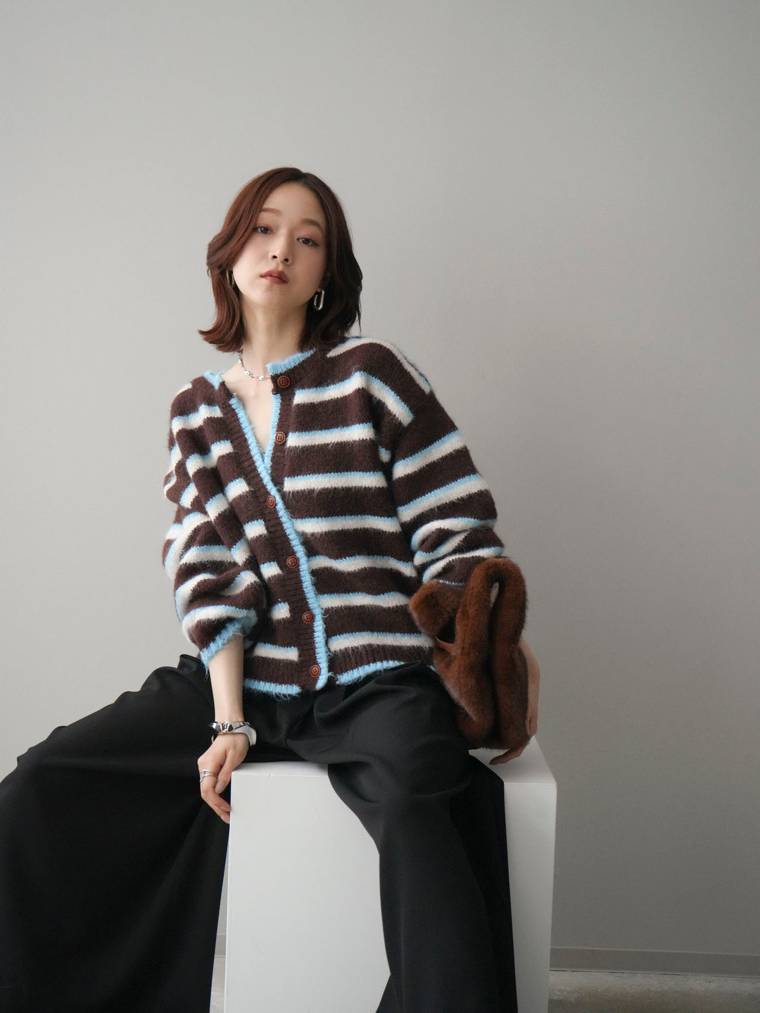 [SET]ウールタッチ配色ボーダーニットカーディガン+テープベルトタックバギーパンツ(2set)