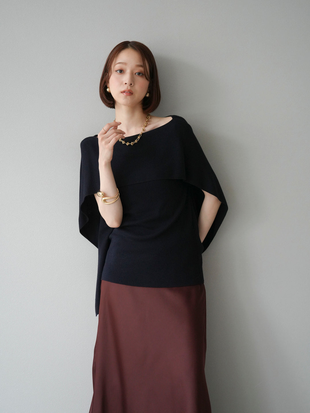 [予約]マントデザインスリットドルマンニット/ネイビー