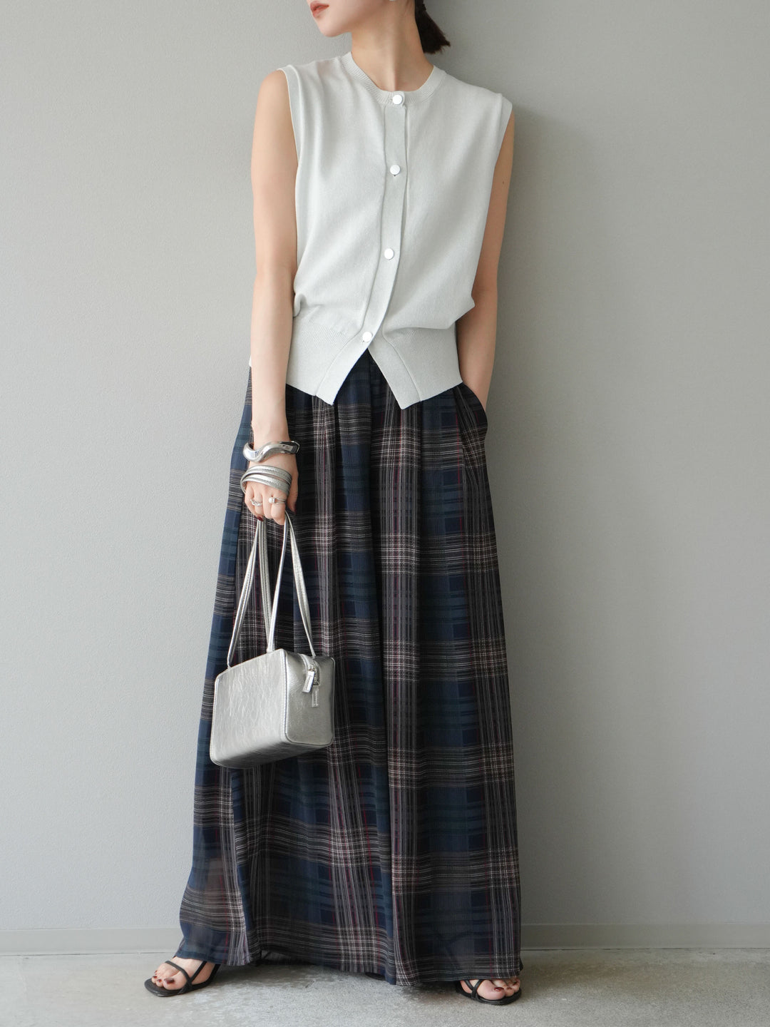 [SET] 金銀絲針織背心 + 透視格紋寬鬆褲 (2 件套)