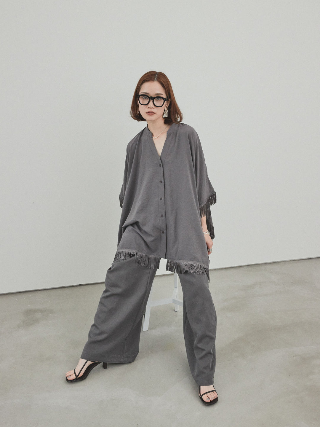 [SET] 方形流蘇斗篷襯衫 + 亞麻觸感褶皺寬褲 (2 件套)