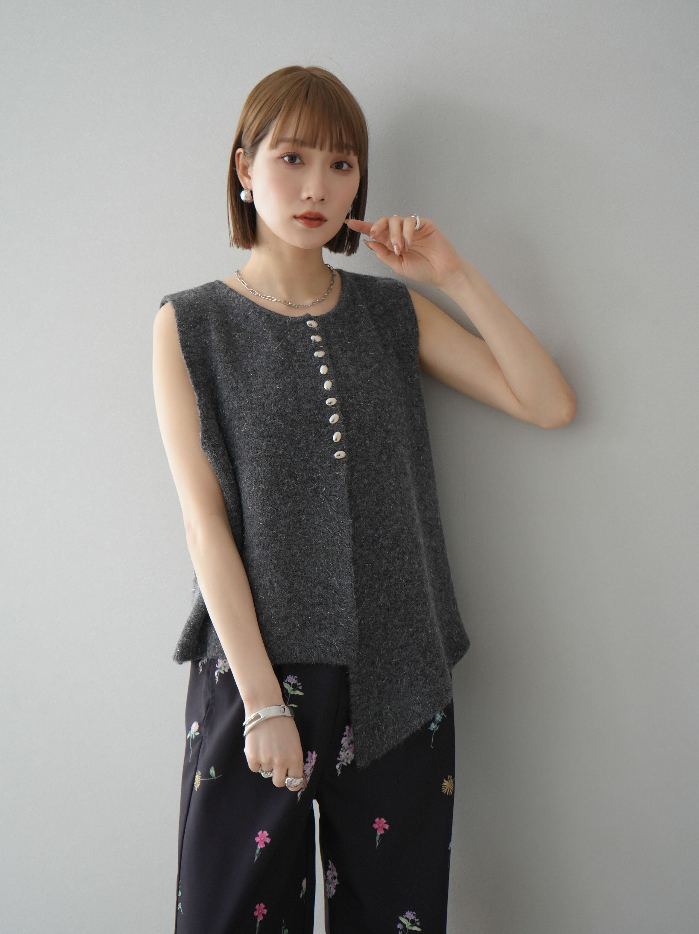 SET]アシンメトリースリットラメニットベスト+フラワーアートプリント