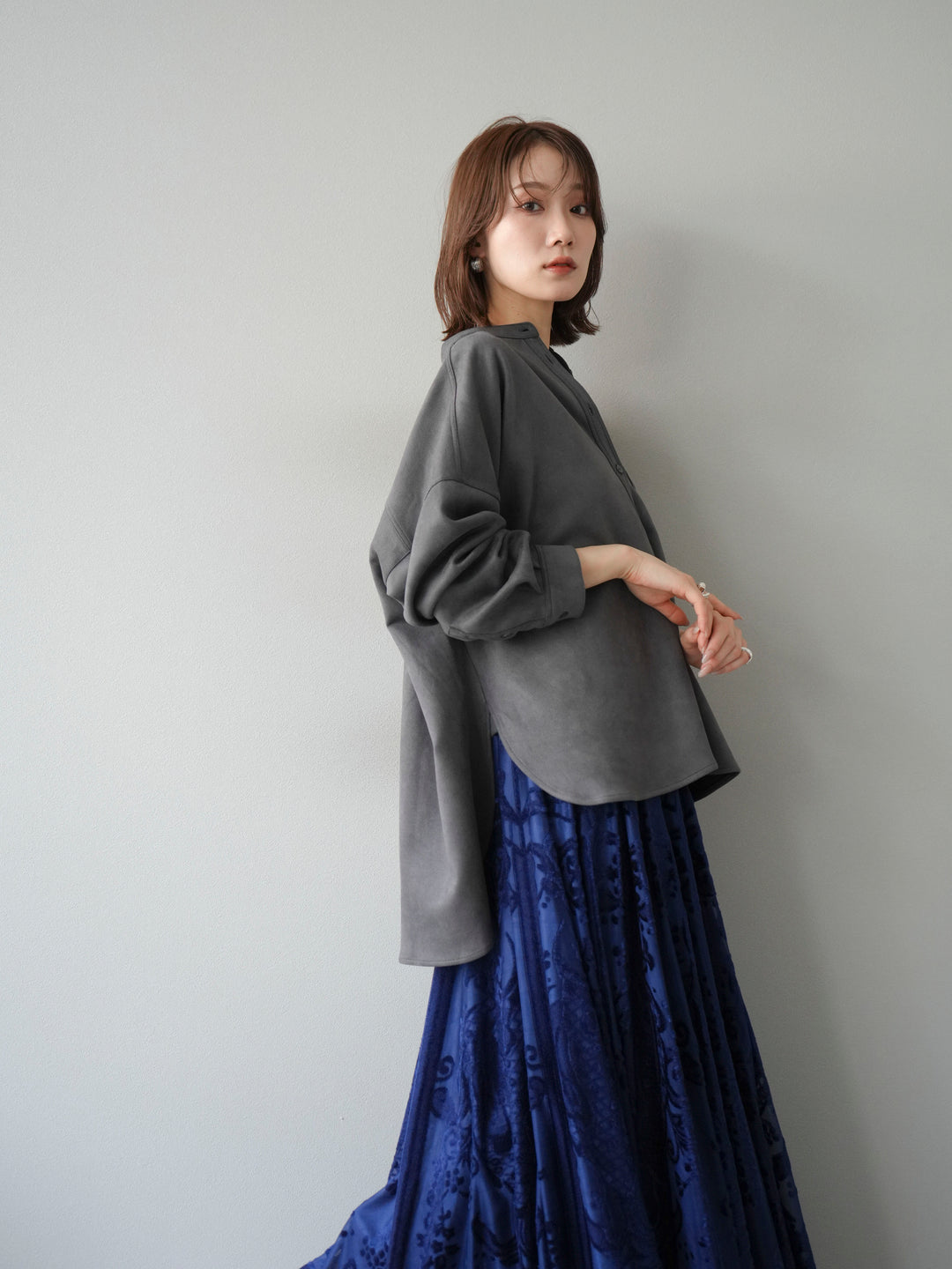 [SET]スエードバンドカラーオーバーシャツ+アンティーク柄フロッキーマキシスカート(2set)