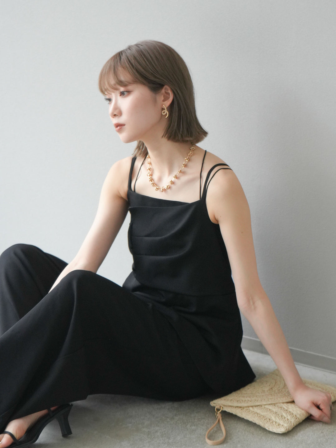 [預購] 亞麻觸感多層吊帶連身衣/黑色
