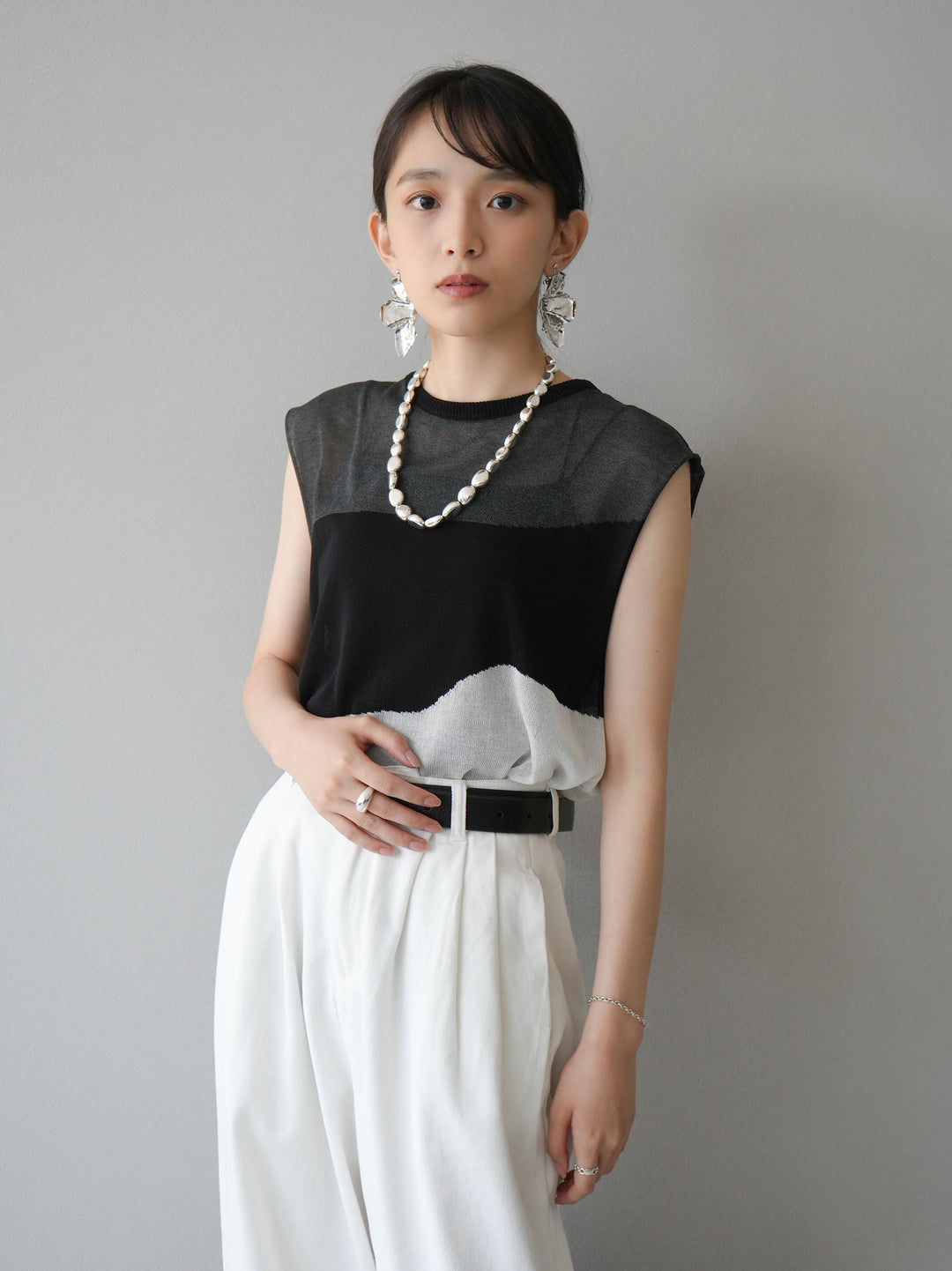 [Pre-order] Bicolor sheer knit sleeveless top/black