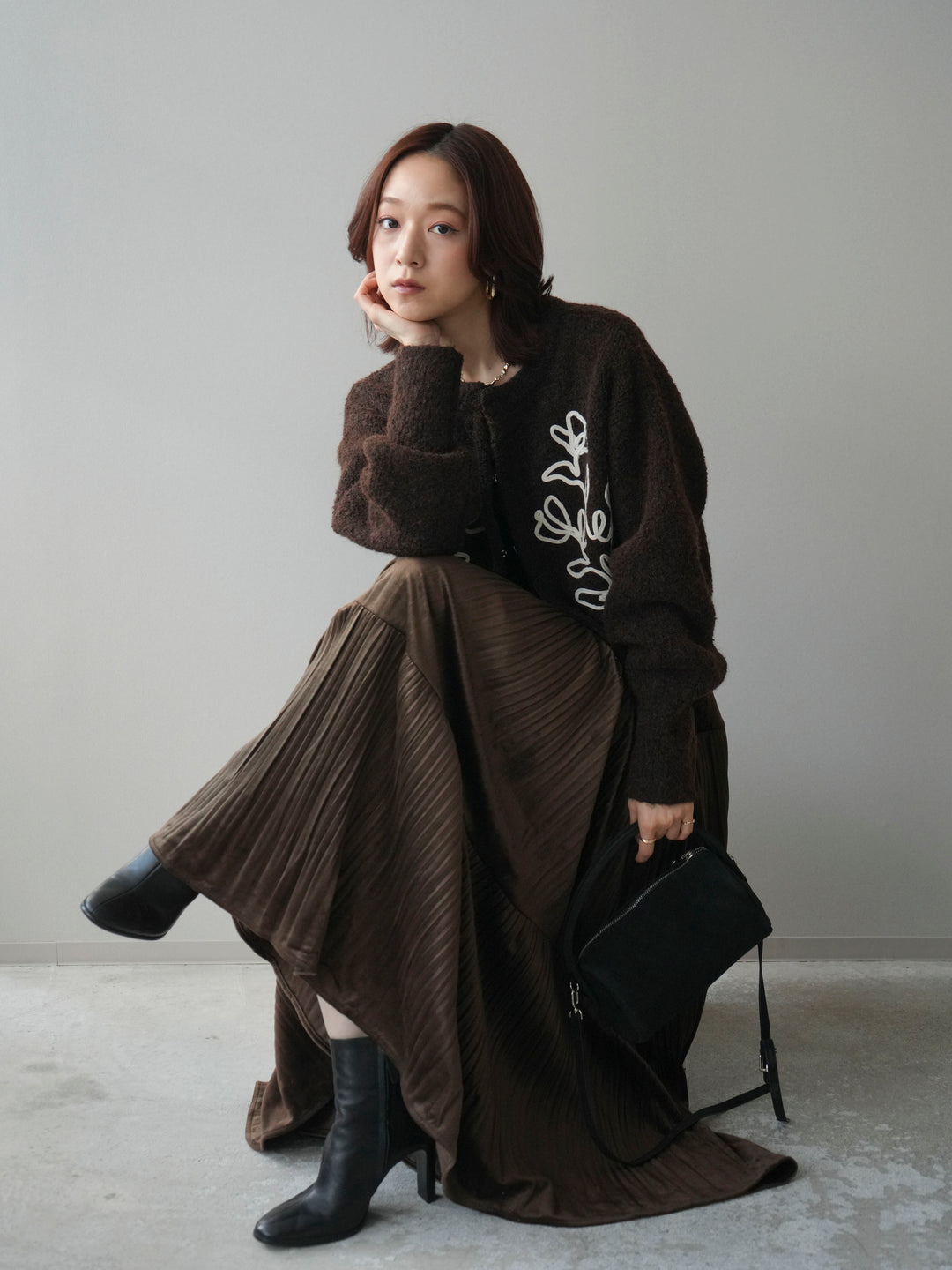 [SET]テープ刺繍ホック開きブークレニットカーディガン+ベロアティアードワッシャースカート(2set)