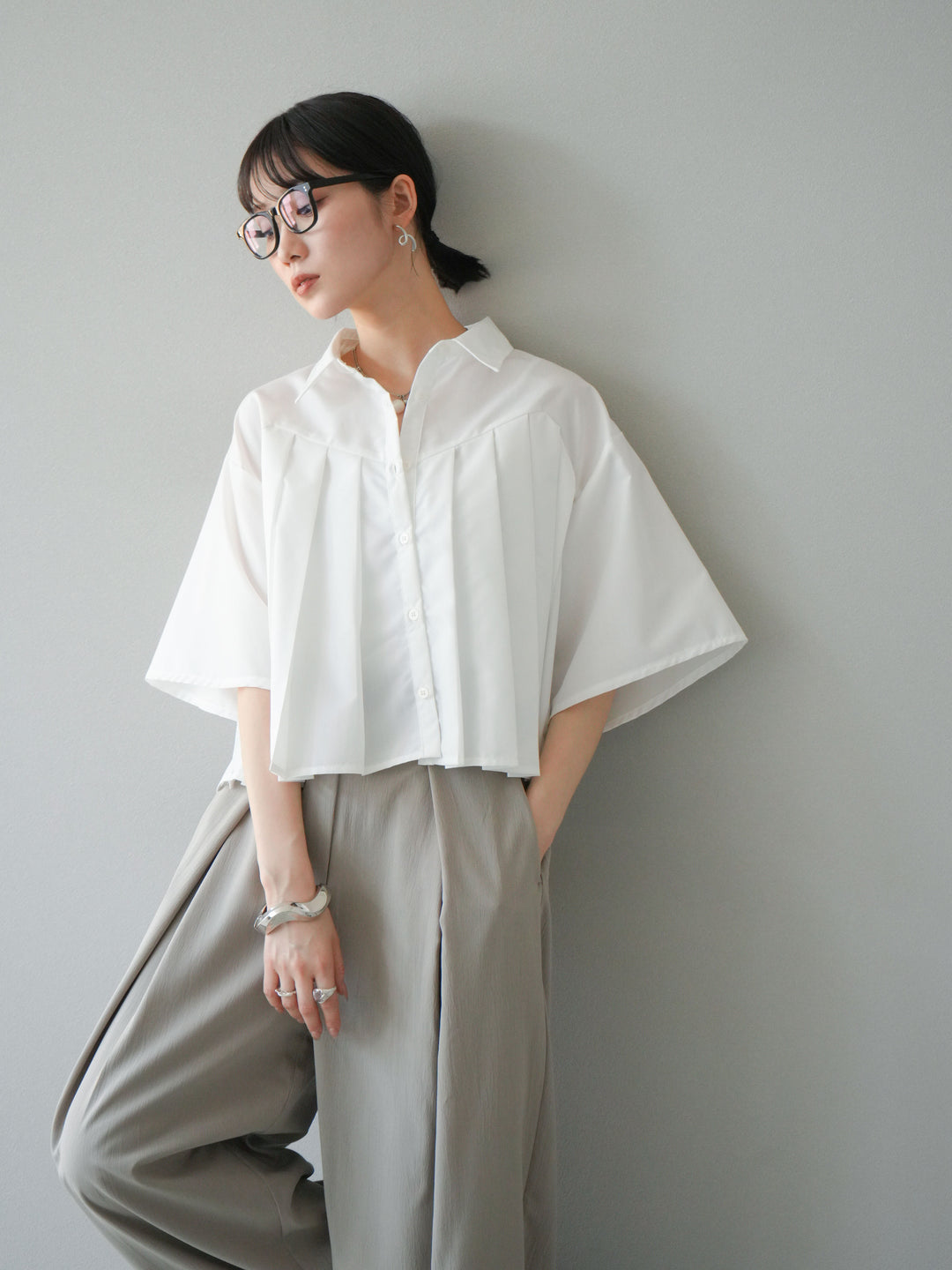 [予約]ブロードプリーツショートシャツ/オフ