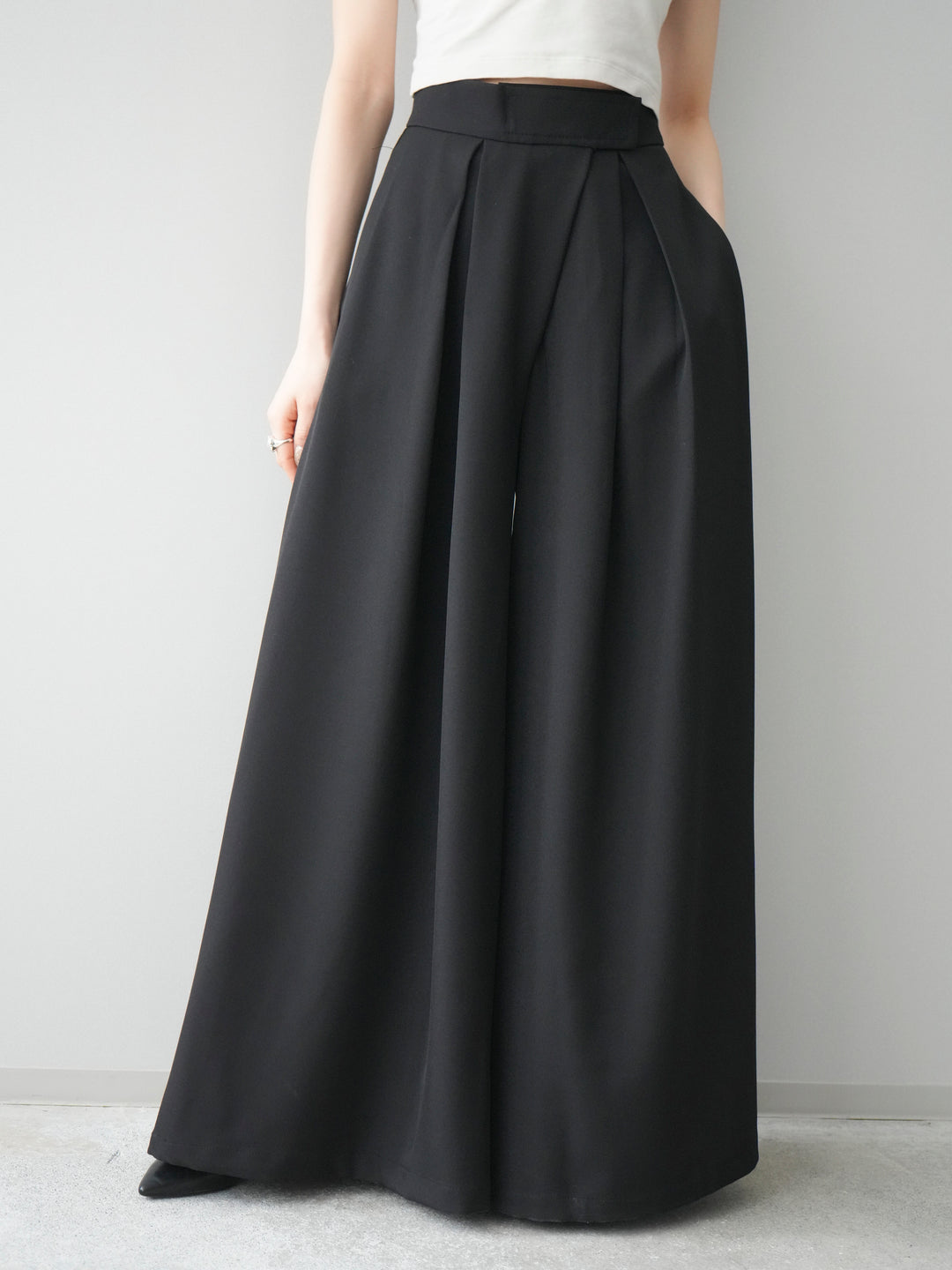 [予約]テープベルトタックバギーパンツ/black