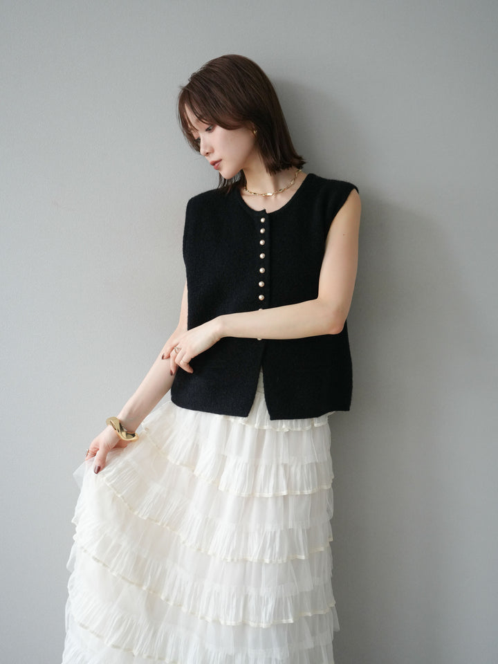 [予約]ゴールドボタンコンパクトニットベスト/ブラック