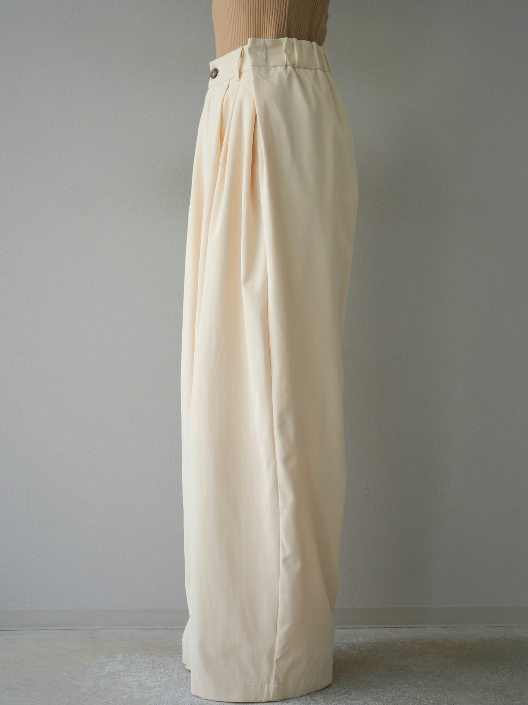 [予約]タックデザインワイドパンツ/アイボリー