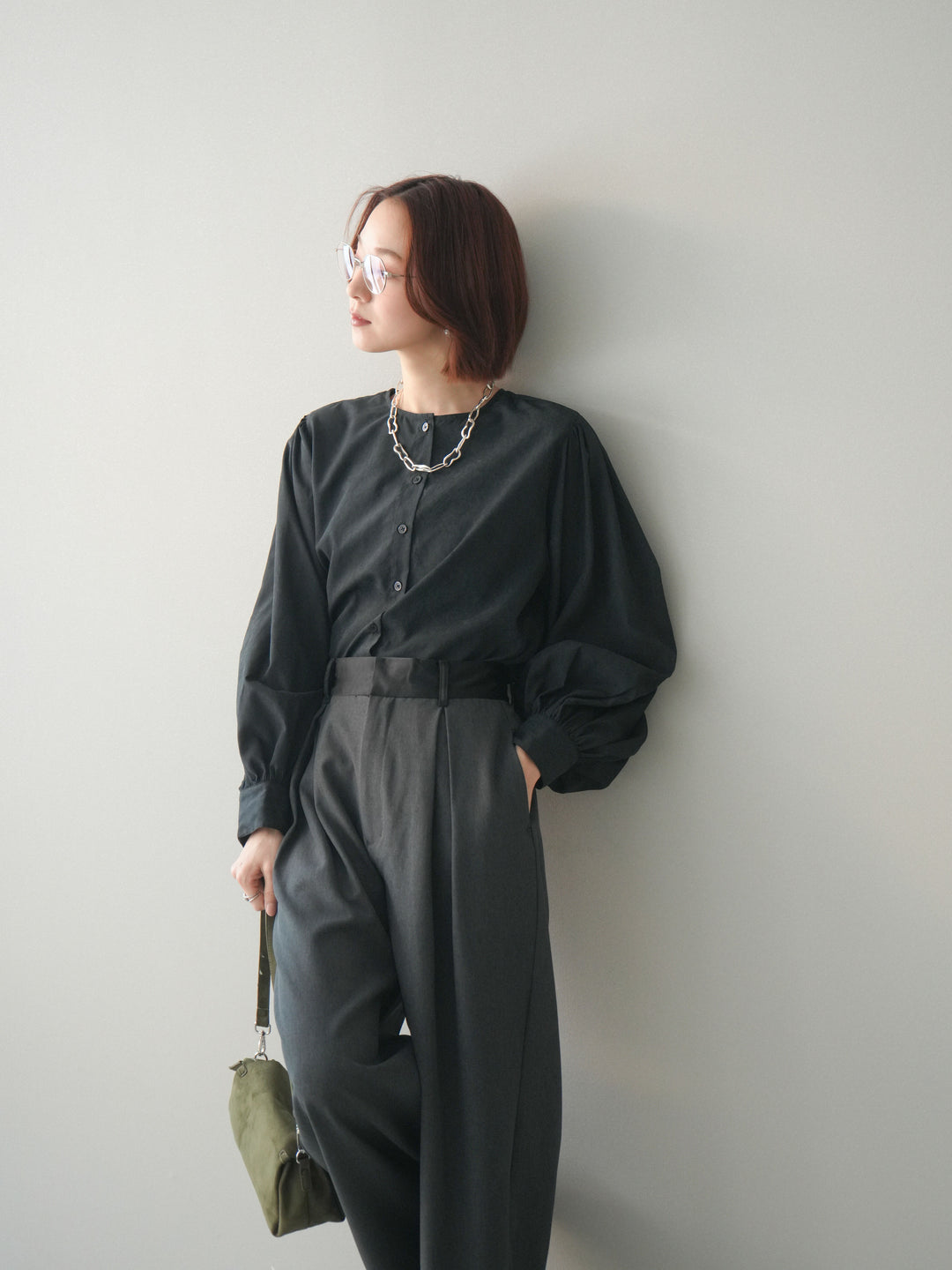 [予約]2WAYピーチスキンボリュームスリーブブラウス/black