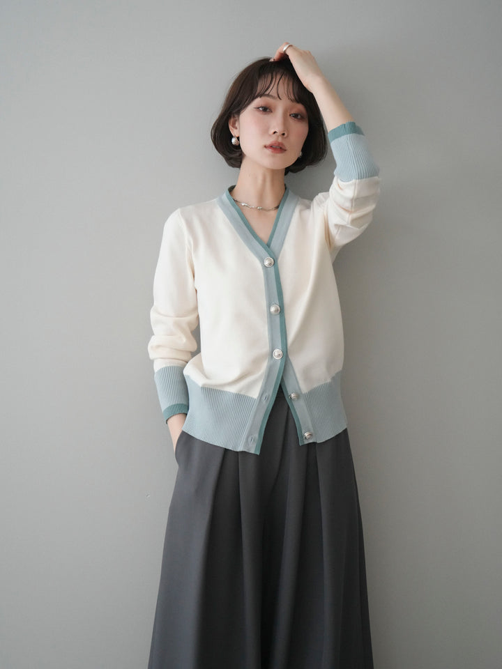 [予約]デザインボタン配色Vネックニットカーディガン/offwhite