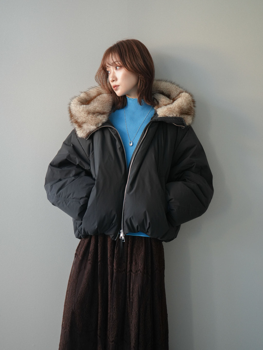 [予約]フードファーショートダウンコート/black