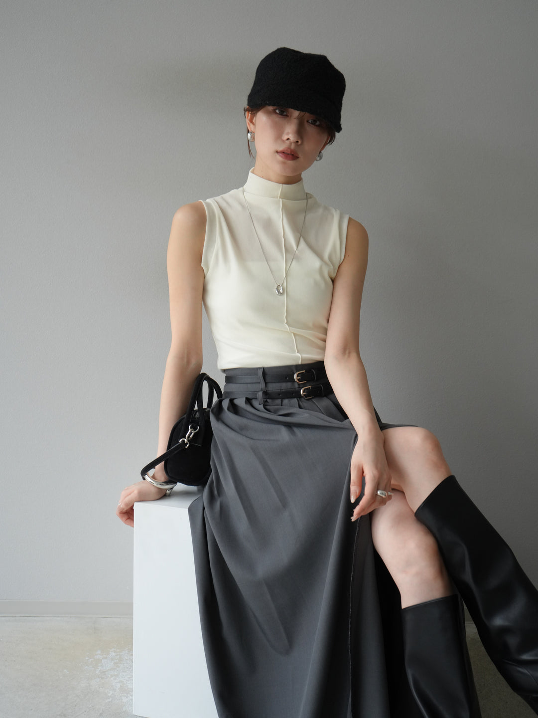 [SET]シアーベロアプチネックノースリーブトップス+エステルプリーツスリットスカート(2set)