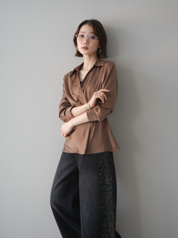 [予約]サイドギャザーアシンメトリーデザインサテンブラウス/brown