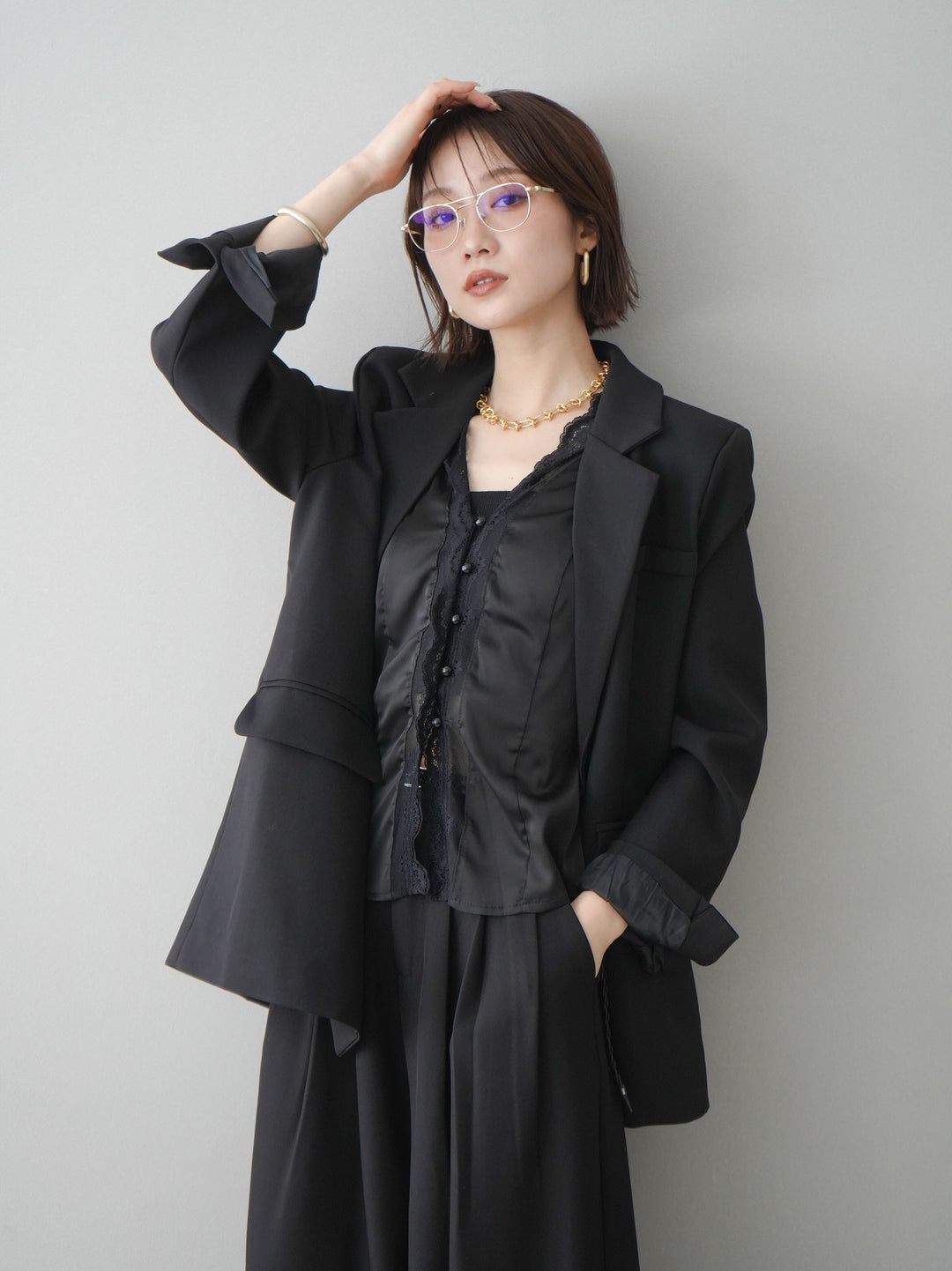 [SET]バックスリットデザインジャケット+ノースリサテンレースキャミソール(2set)