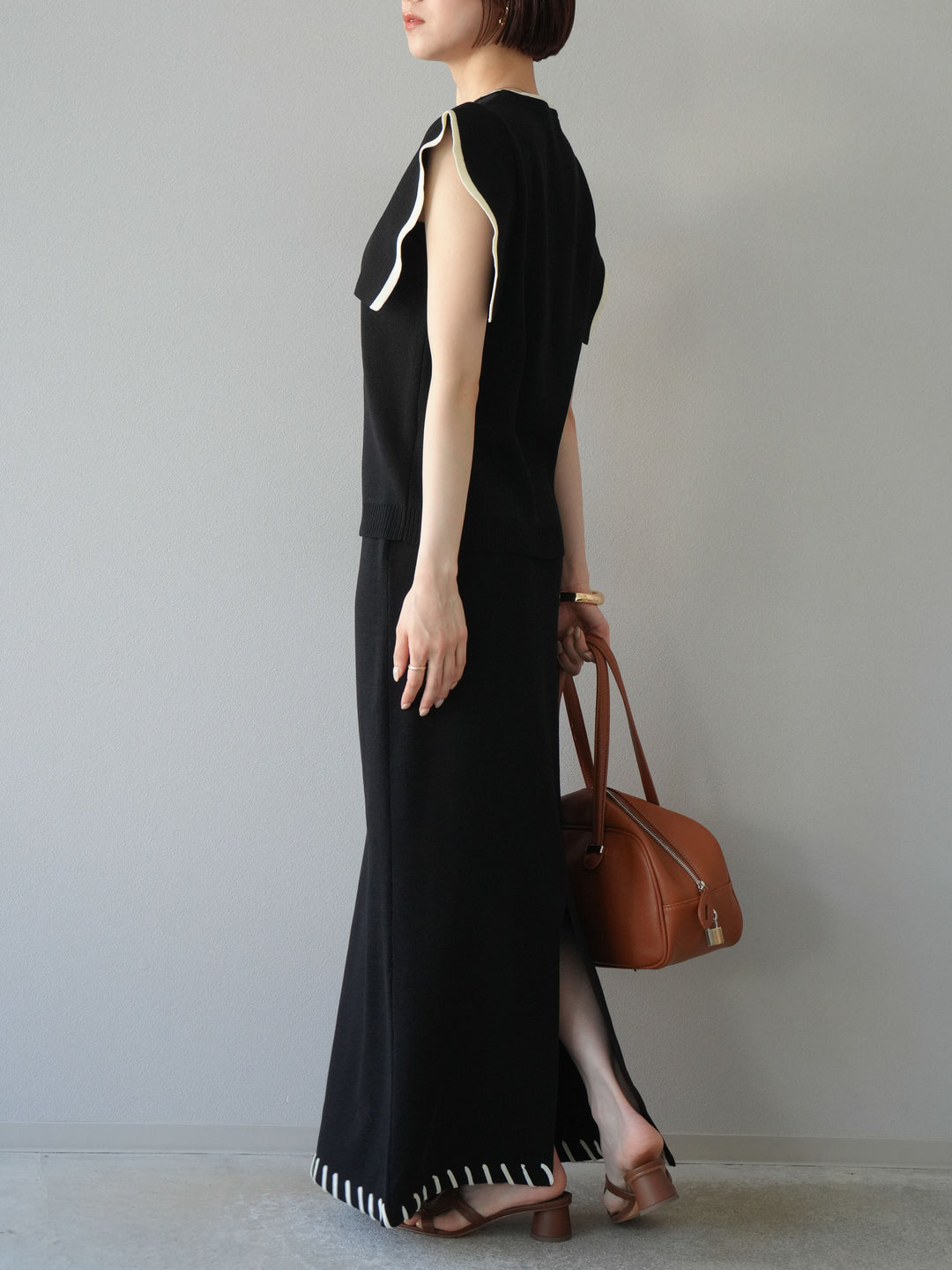 【預購】亞麻質感手縫針織緊身裙/黑色