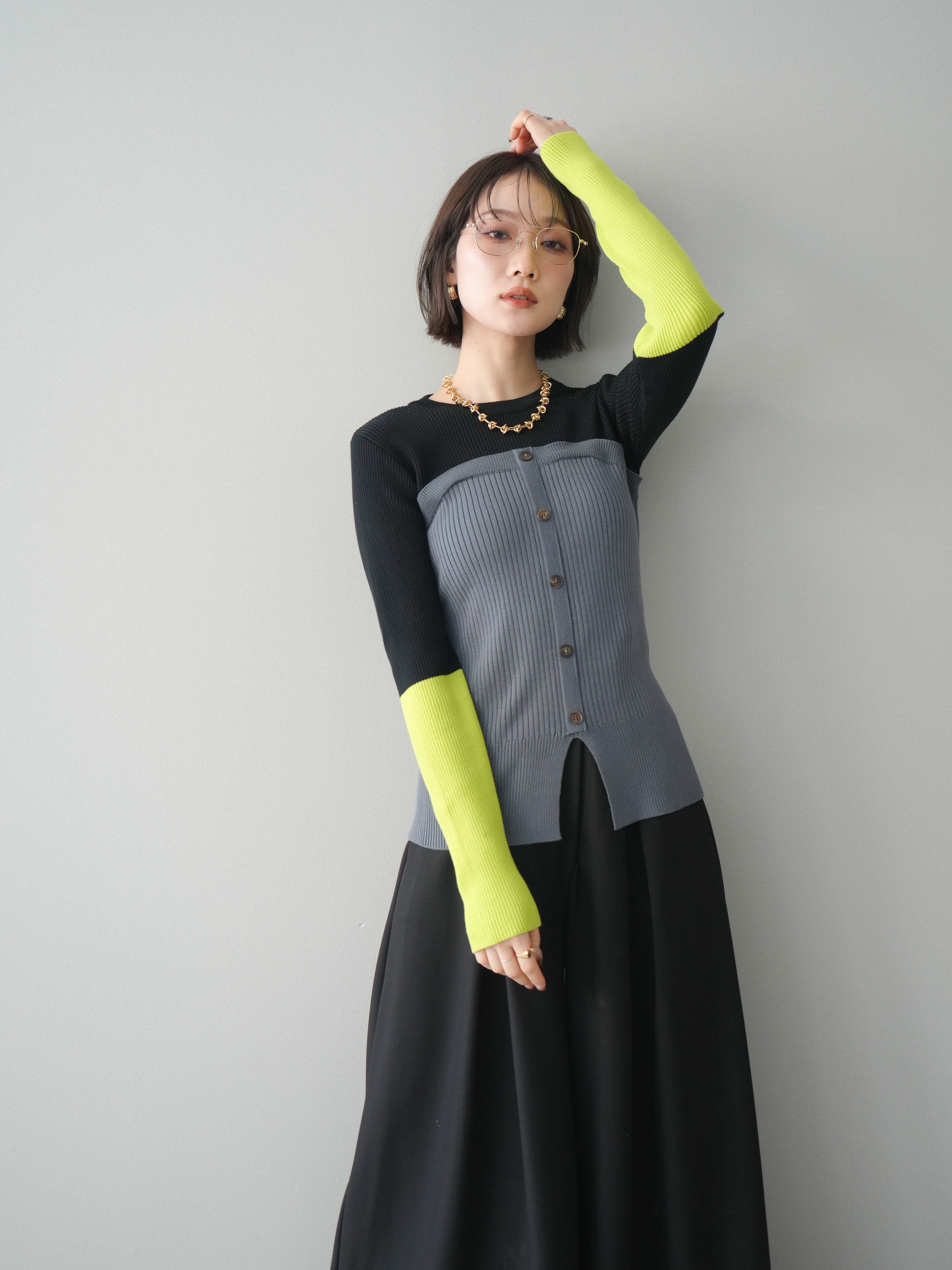 予約]配色ビスチェドッキングリブニットトップス/black – Lumier