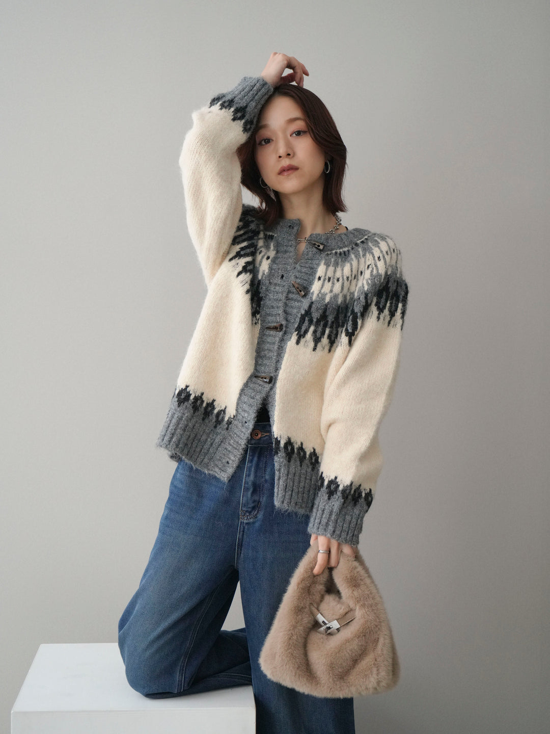 [SET]トグルボタン求心柄ニットカーディガン+裏起毛裾フリンジワイドデニムパンツ(2set)