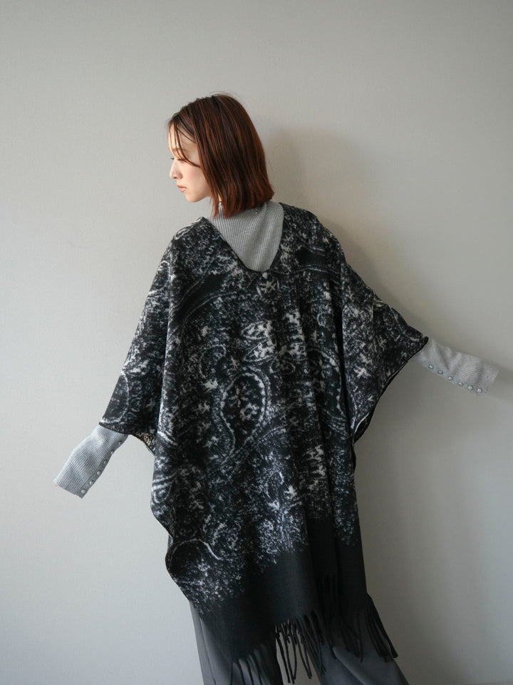 [予約]アブストラクト柄ストールポンチョ/ブラック