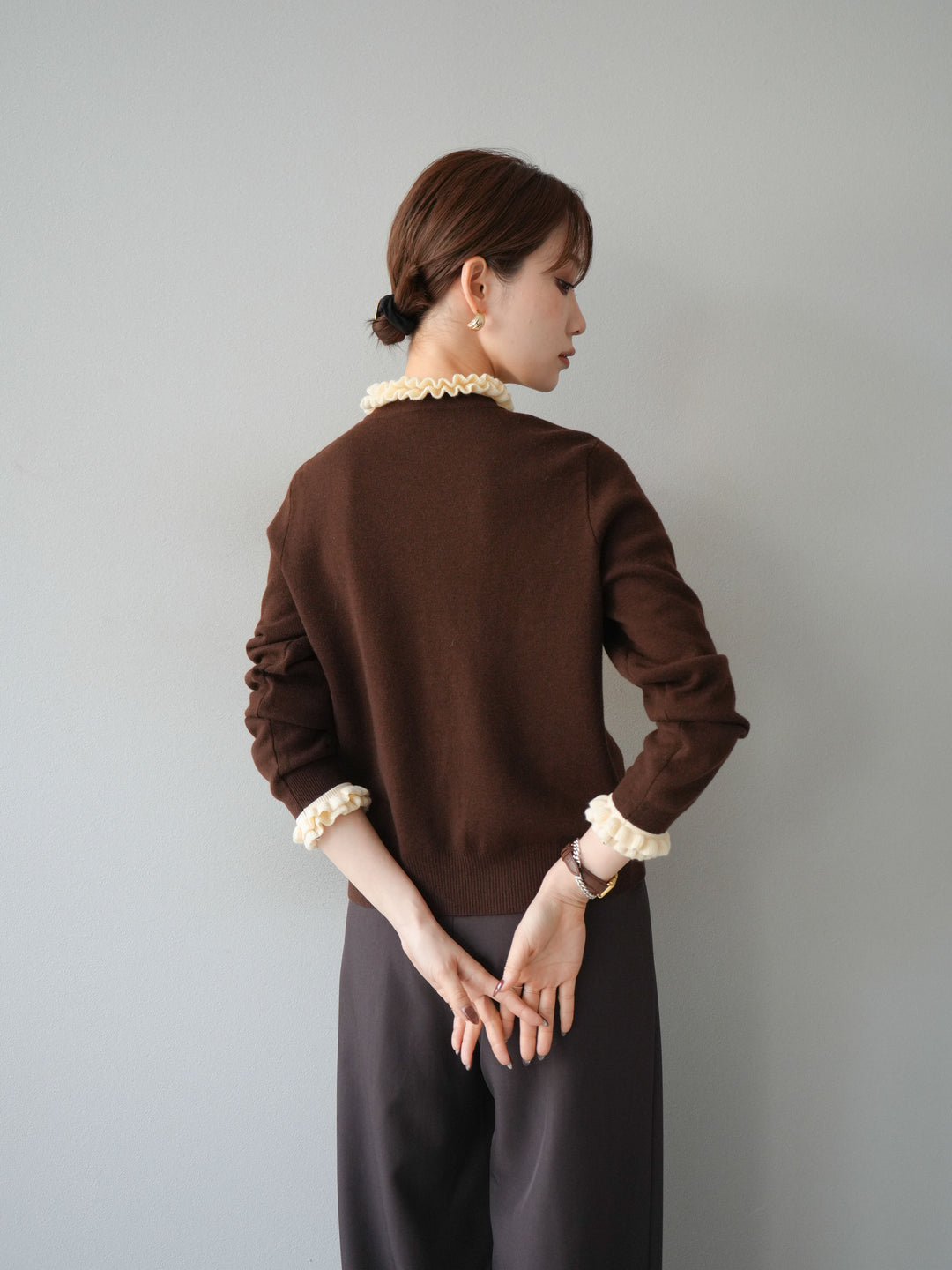 [予約]フリルデザインコンパクトニットカーディガン/ブラウン