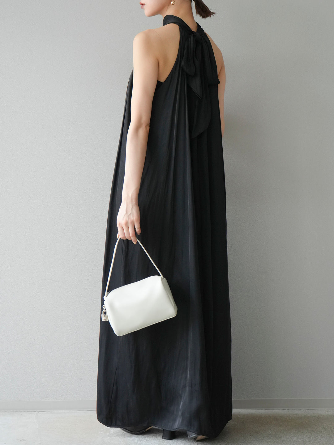 [予約]シャイニーホルターワンピース/ブラック