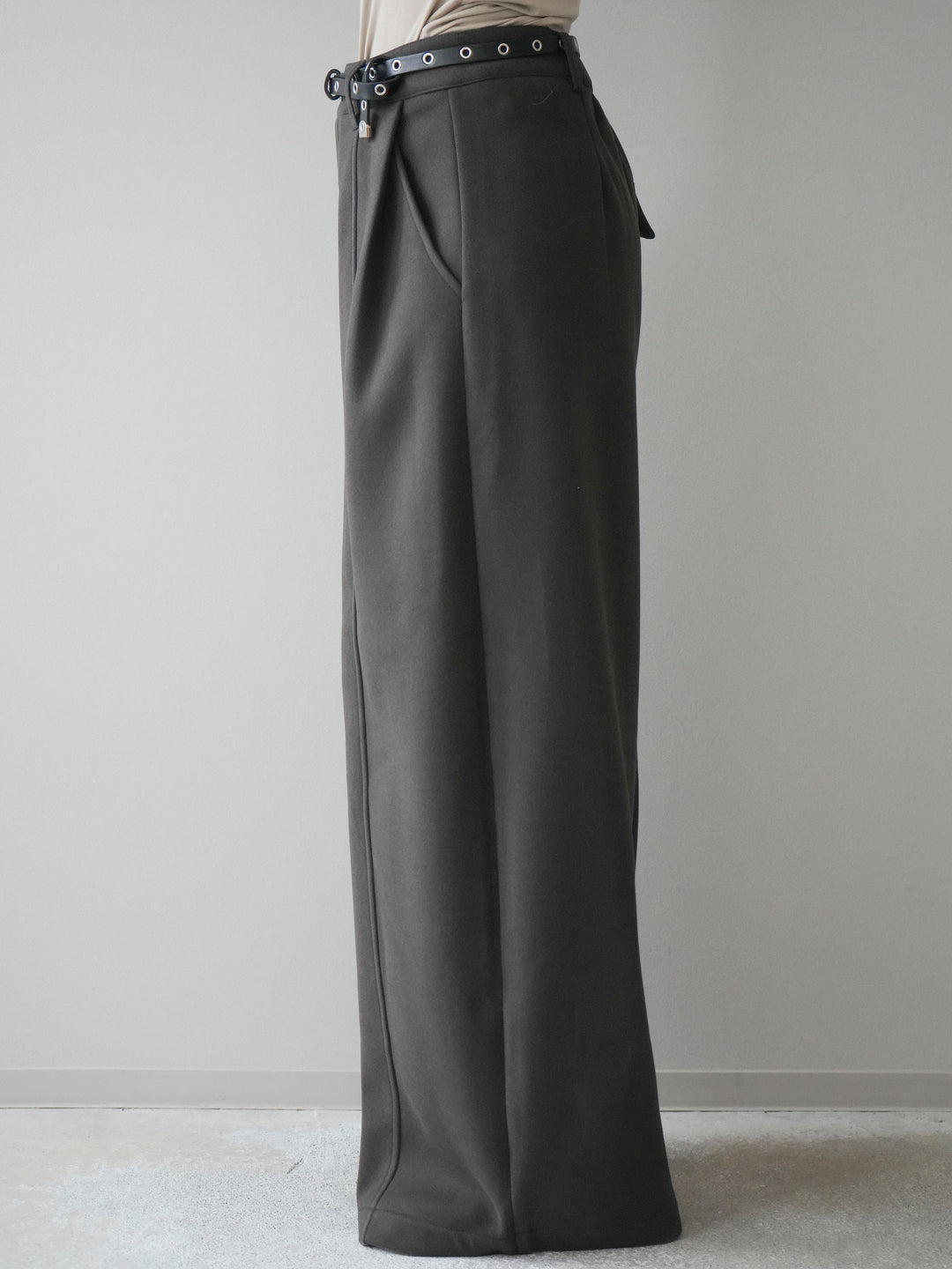 [予約]ベルト付き裏起毛ワイドパンツ/ brown