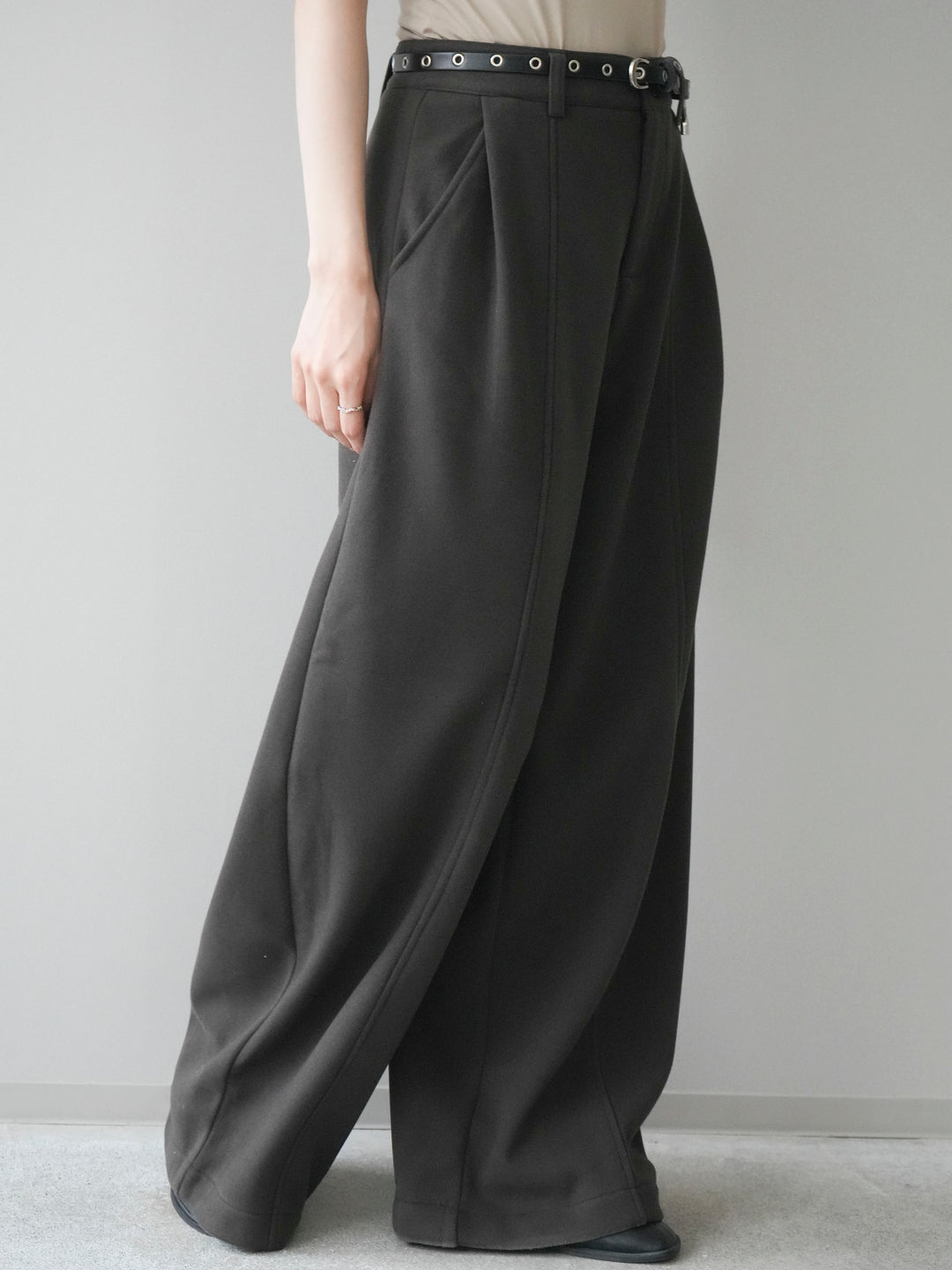 [予約]ベルト付き裏起毛ワイドパンツ/ brown