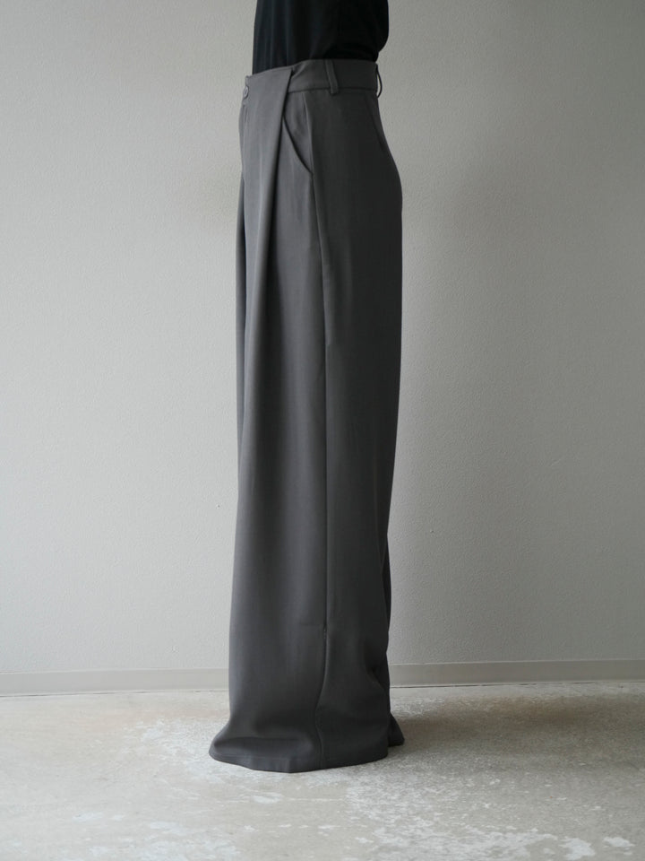 【預購】皮帶環設計寬褲/灰色